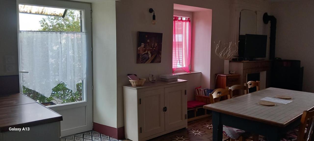 Gite Tante Jeanne Peaugres Dış mekan fotoğraf